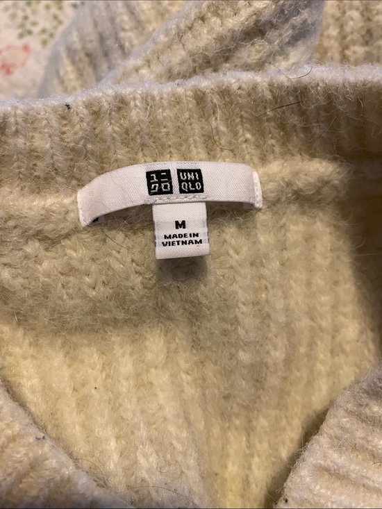 Uniqlo Sweaters - Uniqlo Cream Textured Knit Pullover